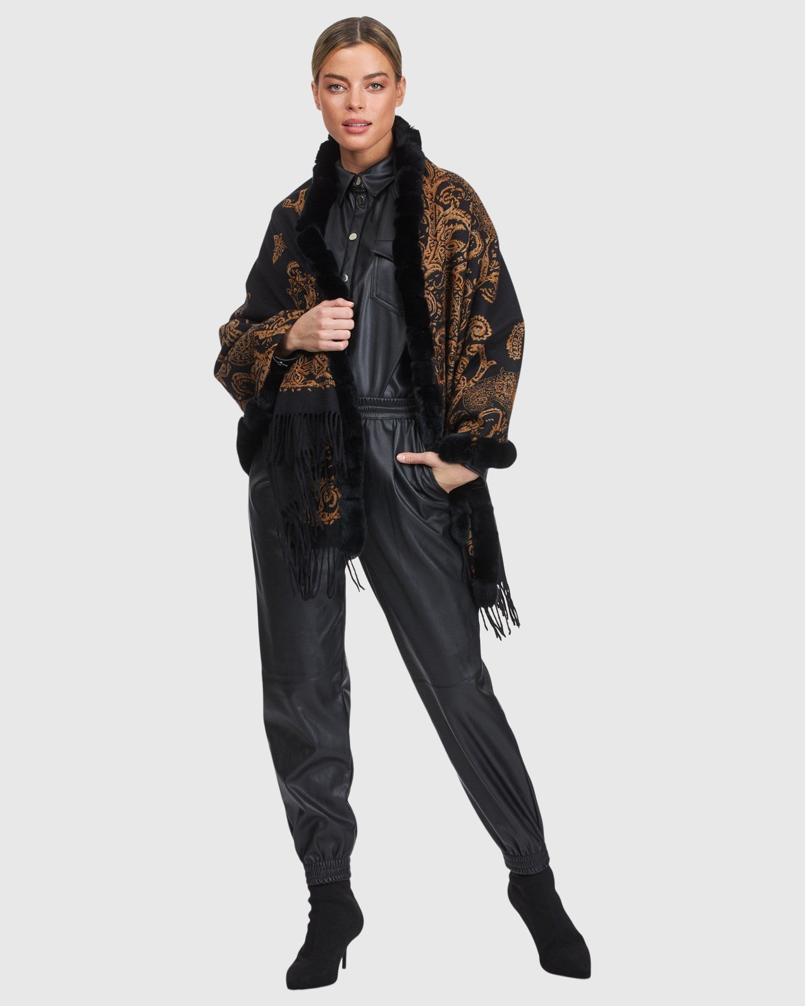 #Color_BLACK GOLD PAISLEY