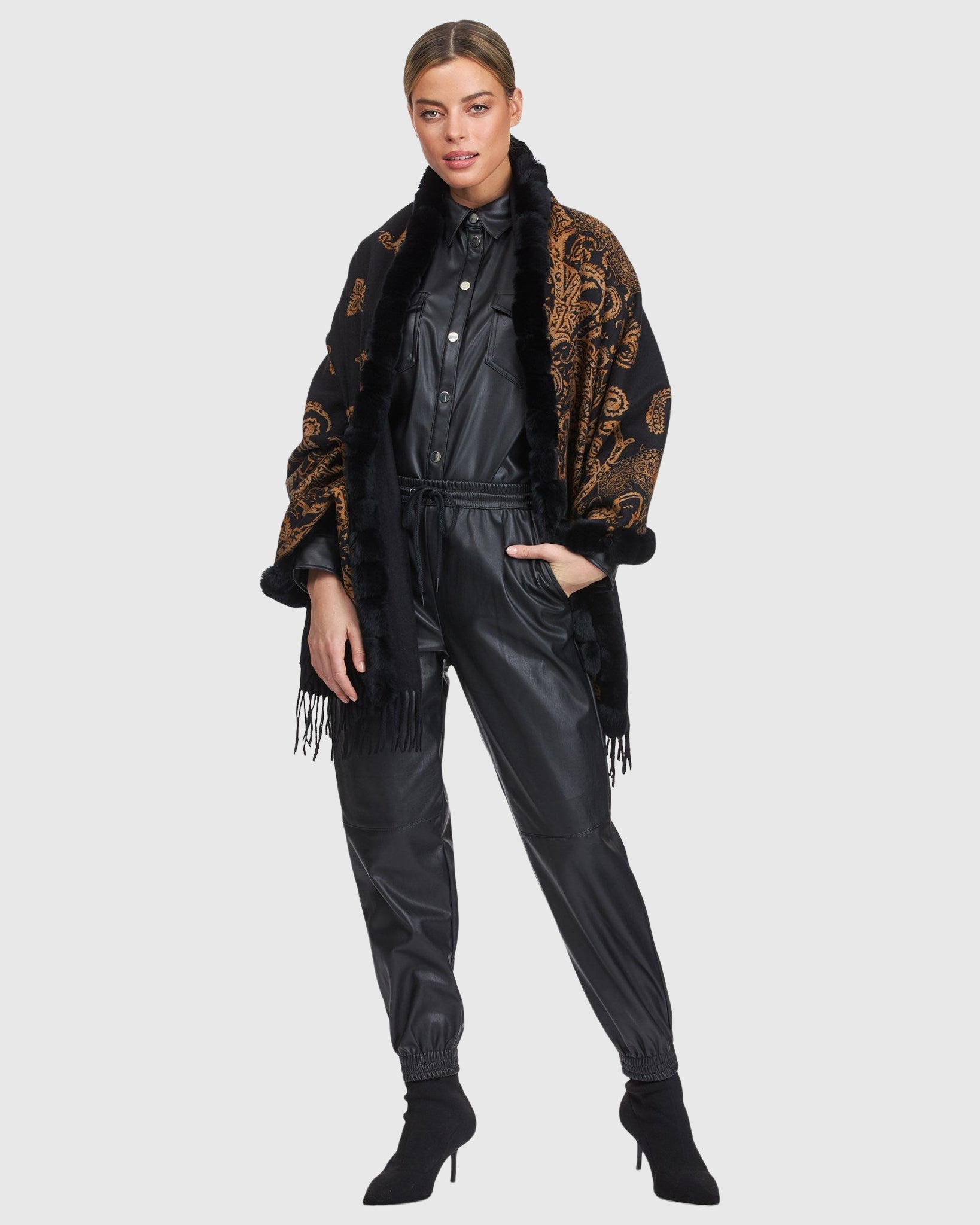 #Color_BLACK GOLD PAISLEY