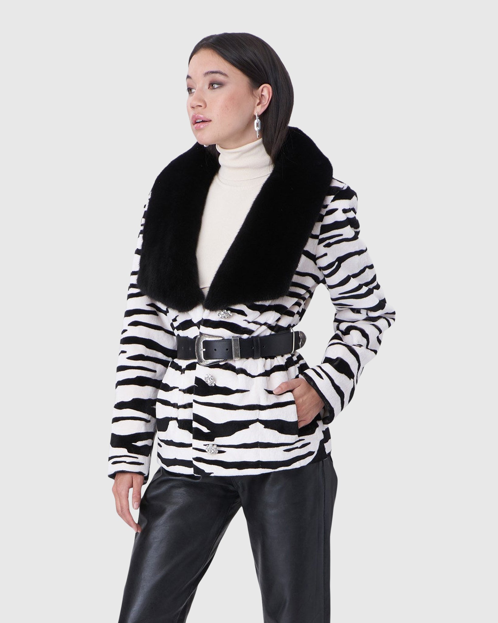 #Color_CRYSTAL BEIGE TGR PRINT