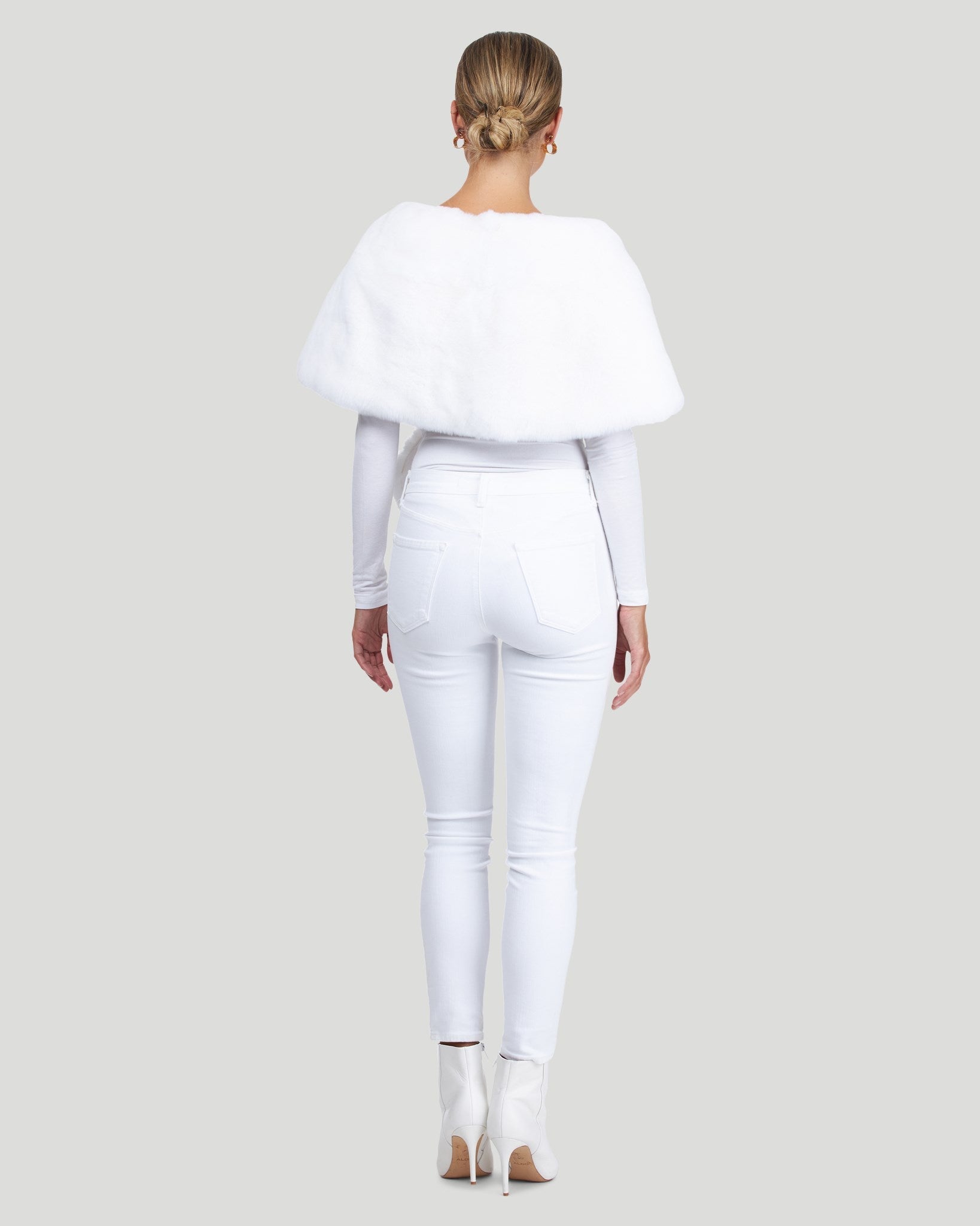 #Color_BLEACHED WHITE