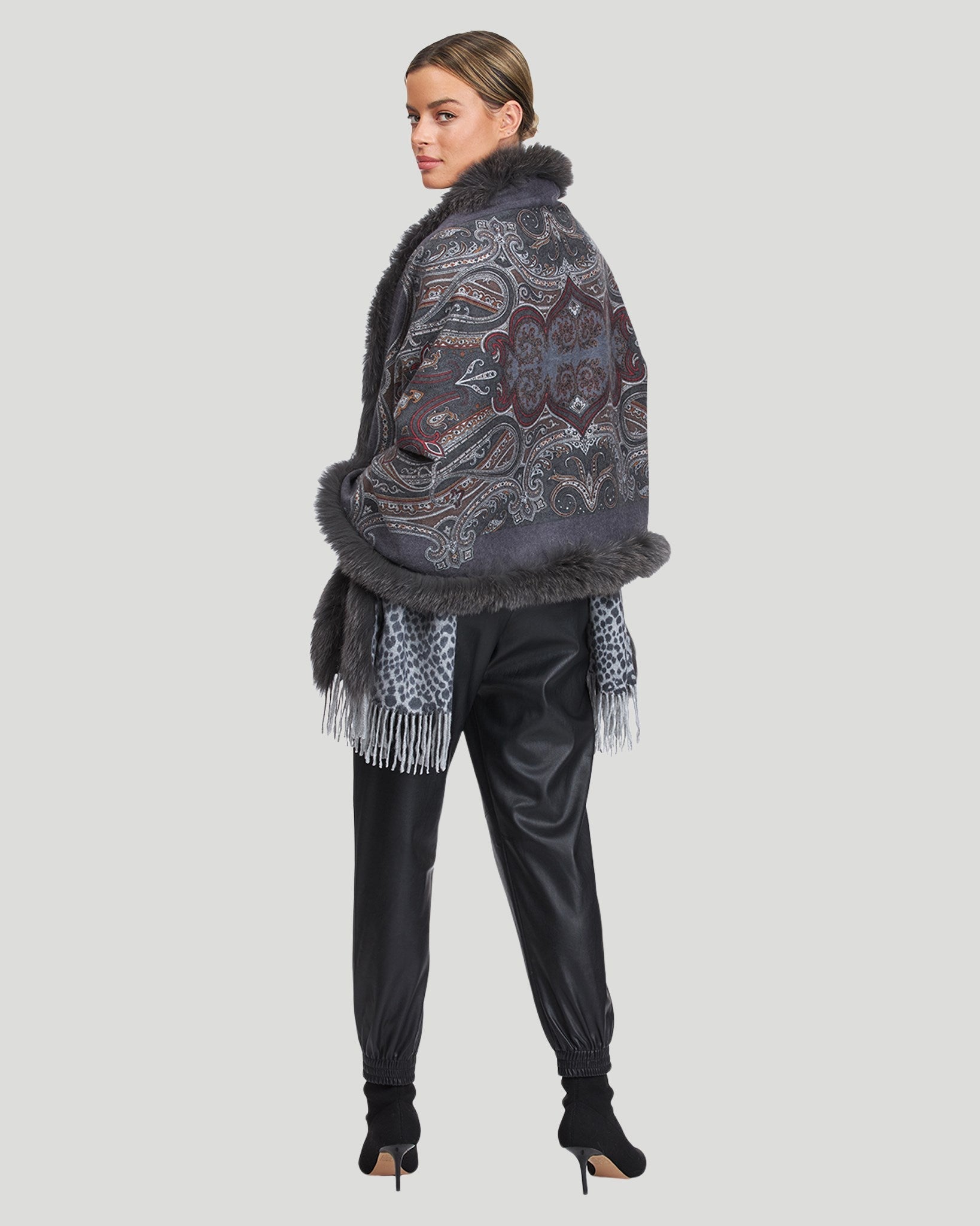 #Color_GRAY PAISLEY/ANIMAL PRINT