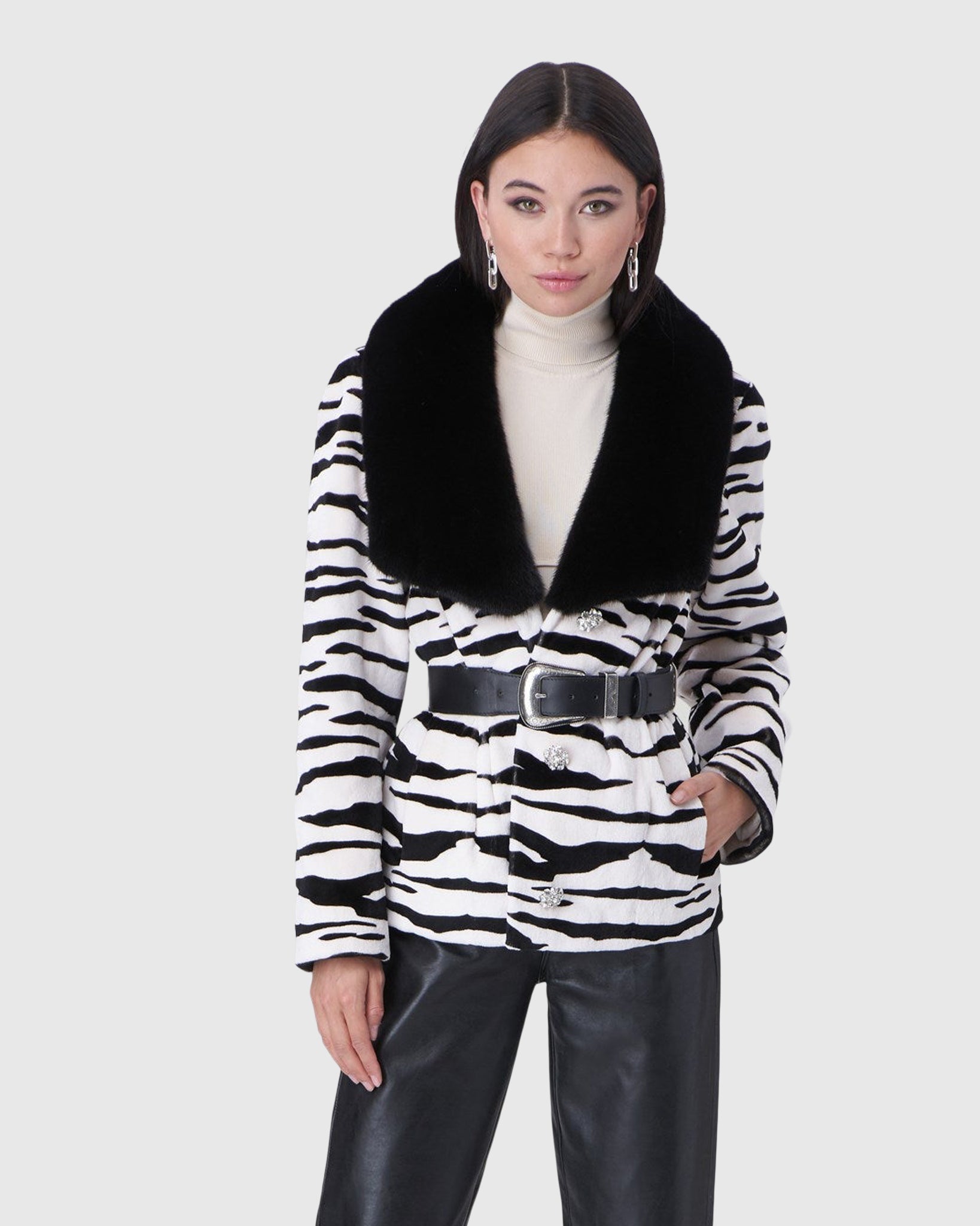 #Color_CRYSTAL BEIGE TGR PRINT