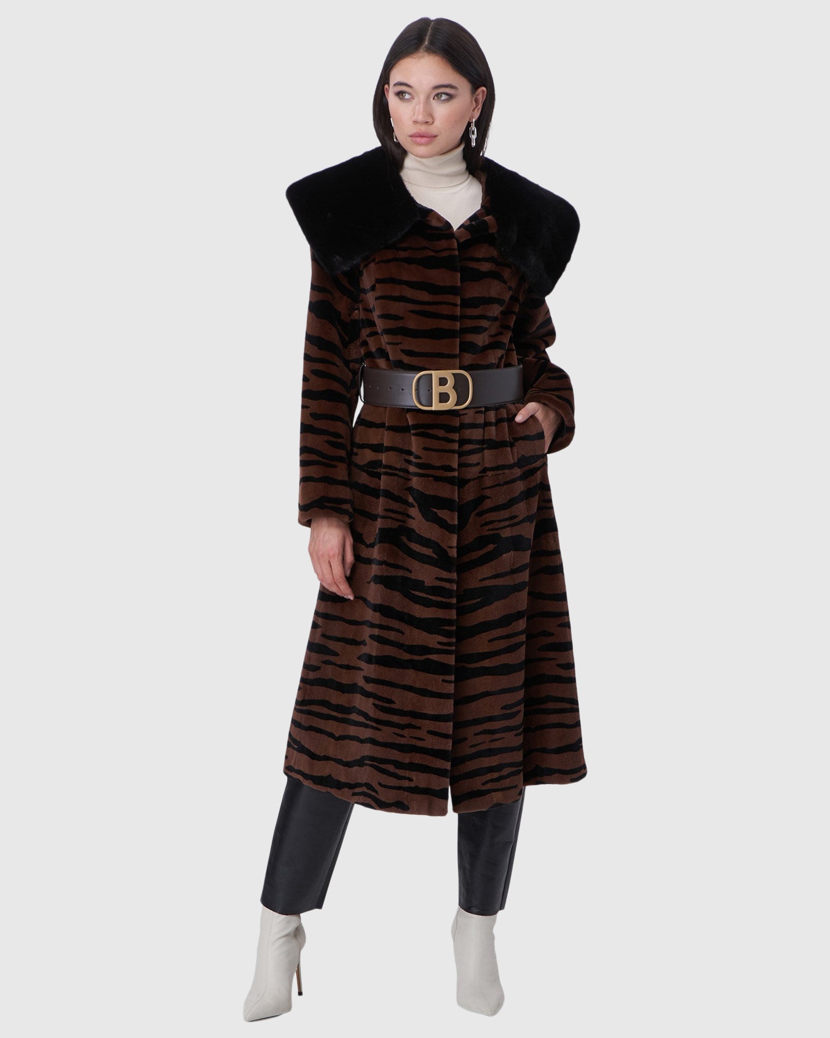 #Color_BROWN TGR PRINT